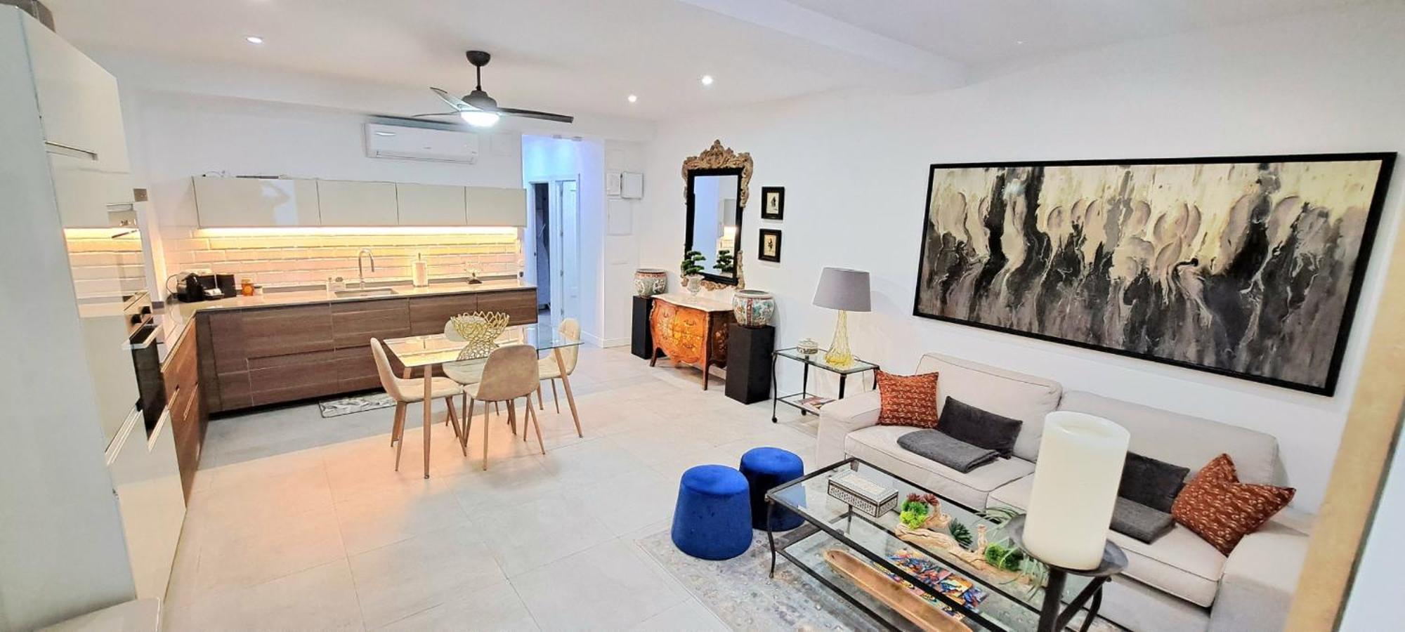 Апартаменты New! Renovated, Centrally Located, Private Entrance, Terrace Валенсия Экстерьер фото